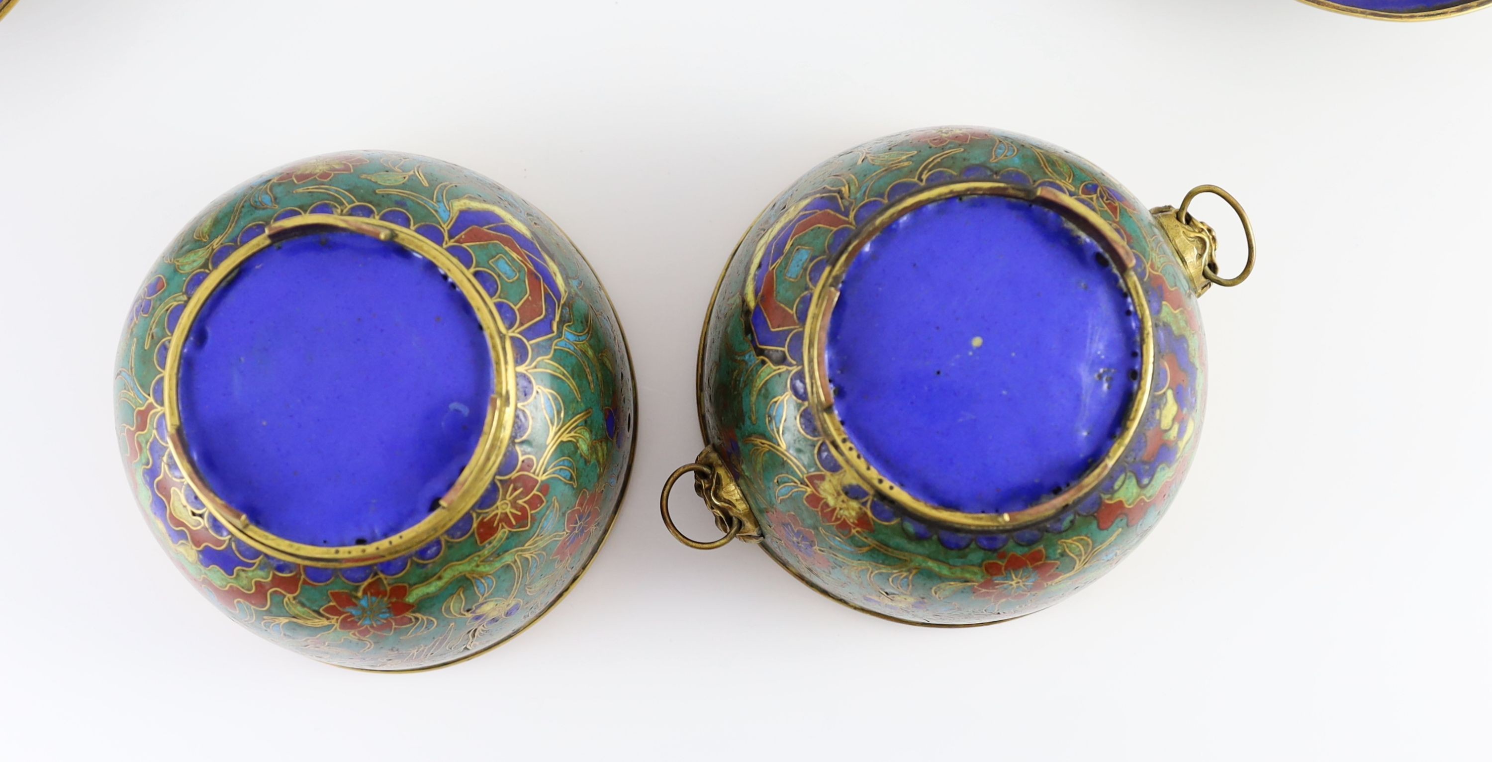 A pair of Chinese cloisonné enamel jars and covers, 18th/19th century 15.2 cm wide, one handle lacking
